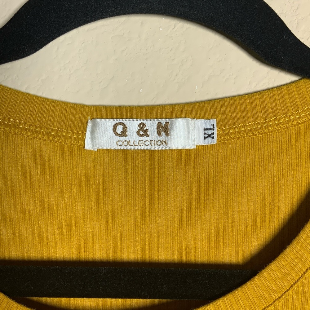 Q&N Women's Yellow Short Sleeve Blouse - Picture 2 of 9